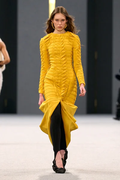 Look 24